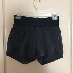 Lululemon tracker shorts